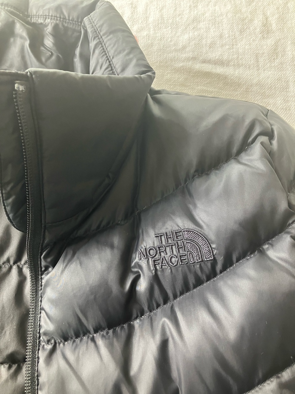 The North Face Black Women's Puffer Jacket - Picture 3 of 5